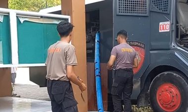 Polres Tasikmalaya Kota Salurkan 12.000 Liter Air Bersih ke Ponpes Idrisiyyah