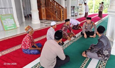 Kapolsek Madat Ajak Warga Jaga Kamtibmas Lewat Jumat Keliling