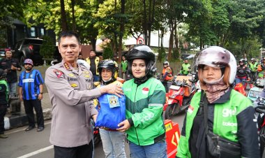 Sabtu Berkah Bersama Ojol, Kapolda Metro Jaya Ajak Pengemudi Utamakan Keselamatan