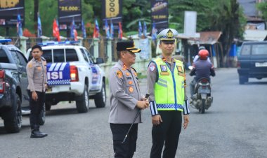 Polisi Bersama Masyakat, Kapolres Turun ke Jalan Pantau Layanan Pengaturan Lalu lintas Pagi