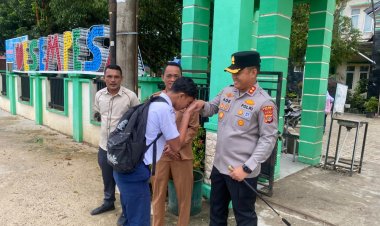 Polri Hadir untuk Masyarakat, Kapolres Abdya Turun Langsung Gatur Lalin di Depan Sekolah