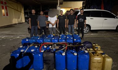 Polres Pidie Amankan Pria Diduga Selewengkan 800 Liter Solar, Puluhan Jerigen dan Pompa Disita ‎