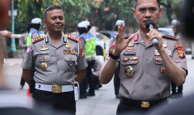 Sabtu Bahagia Bersama Ojol, Kapolda Metro Jaya Sapa Pengemudi dan Ajak Peduli Kesehatan