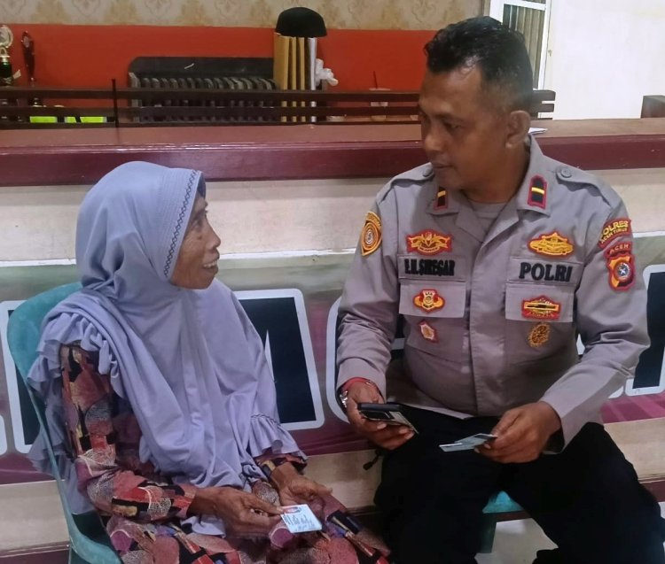 Polsek Peureulak Barat Bantu Warga Daftar Bantuan Sosial Pemerintah