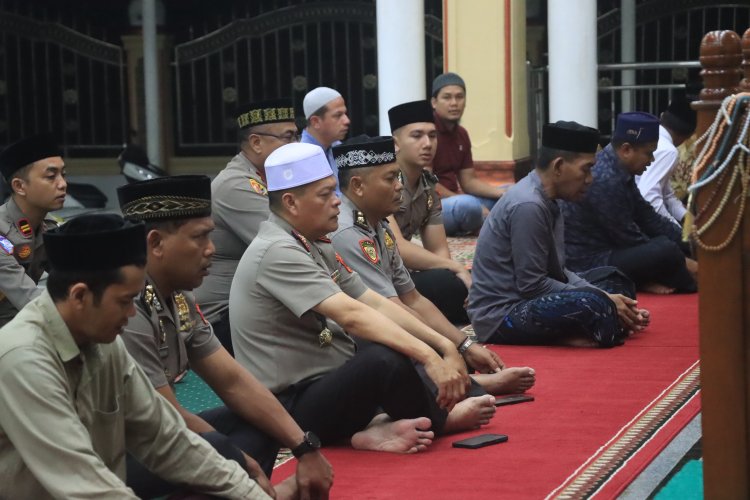 Subuh Keliling, Kapolres Aceh Utara Serap Aspirasi Warga dan Sampaikan Pesan Kamtibmas