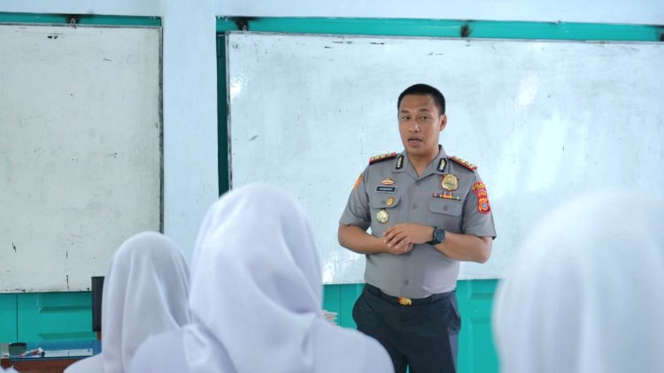 Saweu Sikula di SMA Negeri 3 Langsa, Kapolres Hyrowo Ajak Siswa Jauhi Narkoba dan Kenakalan Remaja