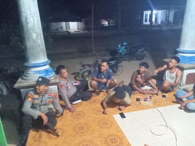 Perkuat Kamtibmas, Kapolsek Negara Batin Cek Pos Kamling di Kota Jawa