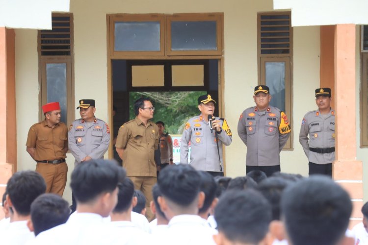 Kapolres Aceh Utara Hadir di SMKN 1 Lhoksukon, Ajak Pelajar Jauhi Narkoba dan Kenakalan Remaja