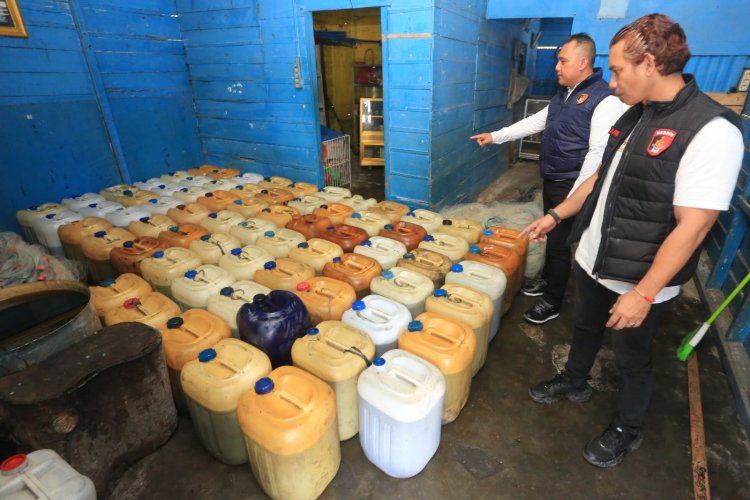 Polres Aceh Barat Amankan 1.650 Liter Solar Subsidi di Meureubo, 55 Jerigen Disita