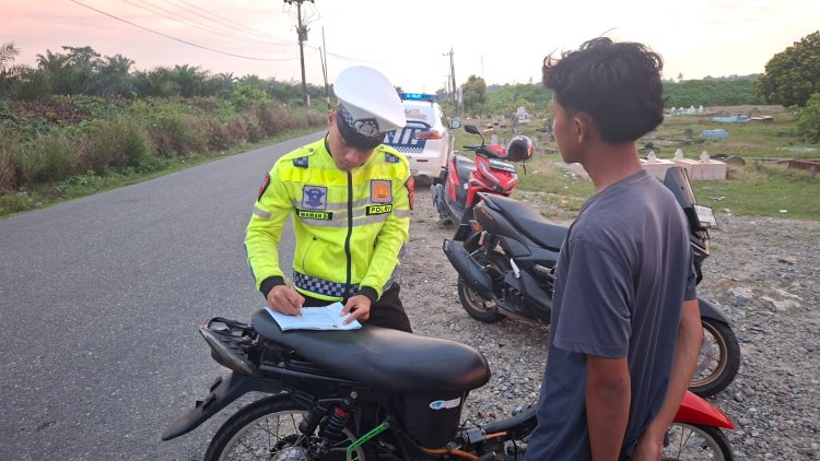 Tindak Lanjuti Aduan 110, Satlantas Polres Nagan Raya Sikat Aksi Balap Liar dan Amankan Motor Knalpot Brong